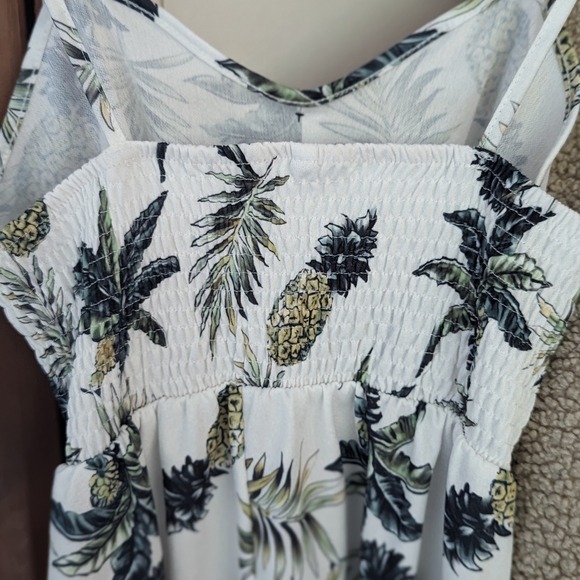 Pineapple 🍍 summer dress - Picture 3 of 3